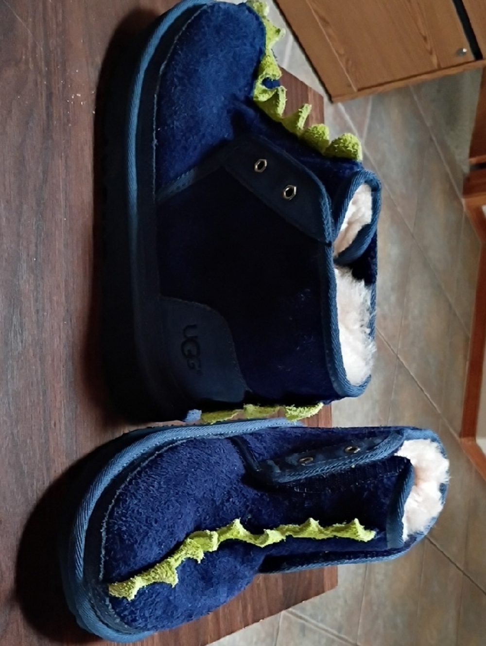 UGG Kids Navy Plush Slippers with Lime Trim and Cream Lining - Picture 2 of 9
